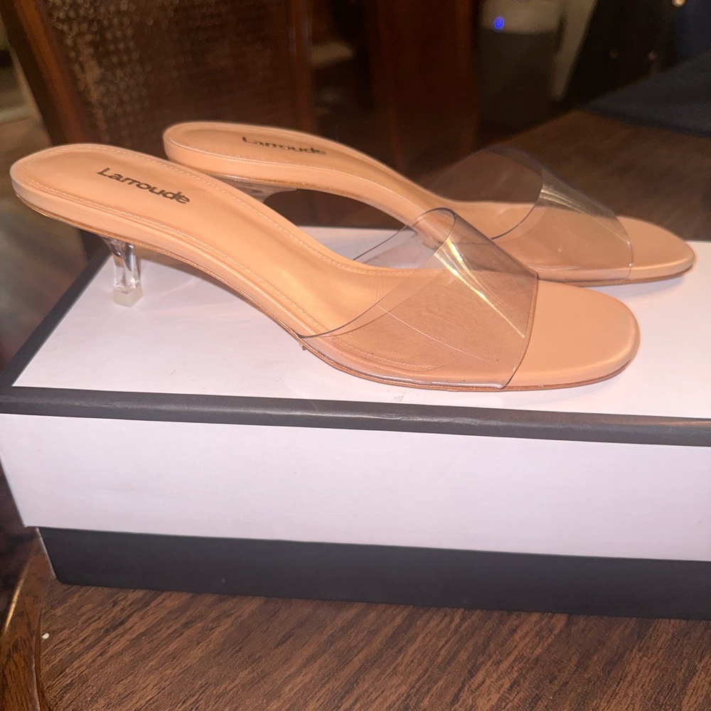 NWT Larroude Vivi Lucite Mule Sandals Size 7.5 (Nude/Clear Vinyl)